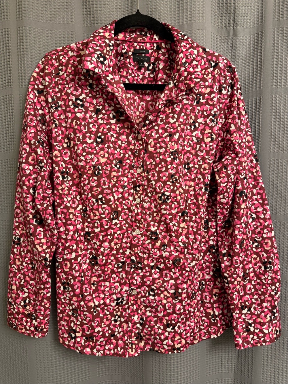 Talbots Non-Iron Perfect Shirt Pink Burgundy Abstract Leopard Print Size 16